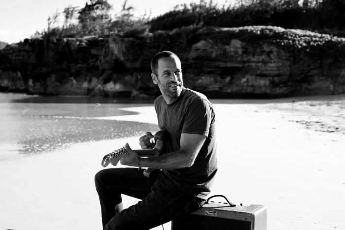 Track By Track: Jack Johnson Collaborates with Blake Mills, Draws Inspiration from Jeff Tweedy